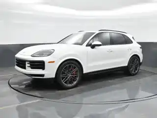 2025 Porsche Cayenne S's photo