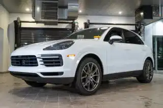 2023 Porsche Cayenne Platinum Edition's photo
