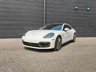 2023 Porsche Panamera 4 Platinum Edition's photo