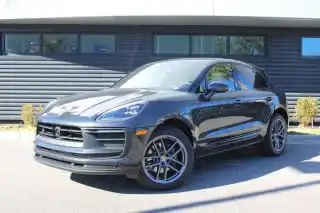 2026 Porsche Macan Base's photo
