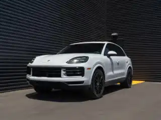 2024 Porsche Cayenne S's photo