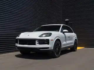 2024 Porsche Cayenne S photo 1