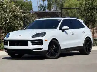 2024 Porsche Cayenne Base's photo