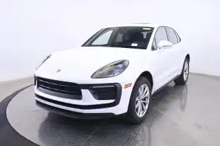 2022 Porsche Macan Base's photo