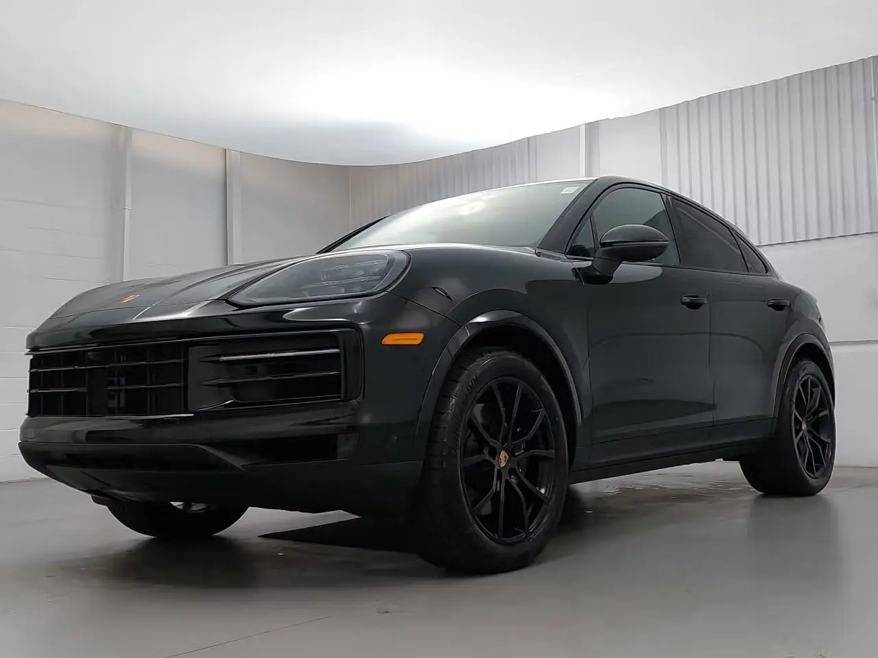 2026 Porsche Cayenne Base photo 4