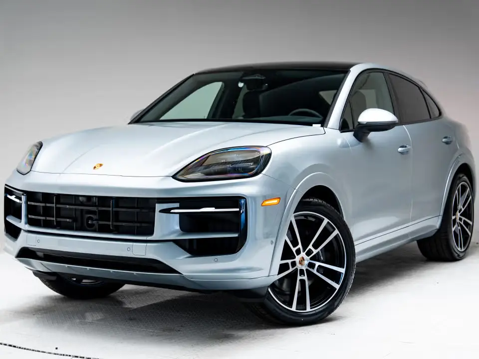 2026 Porsche Cayenne Base photo 3