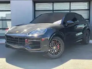 2025 Porsche Cayenne GTS's photo