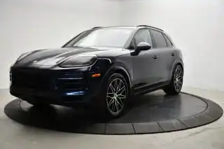 2025 Porsche Cayenne Base's photo