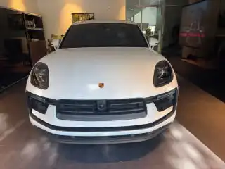 2023 Porsche Macan Base's photo