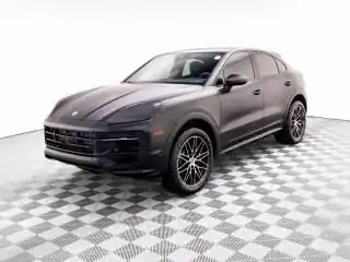 2025 Porsche Cayenne GTS's photo