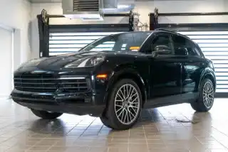 2023 Porsche Cayenne Platinum Edition's photo