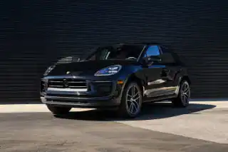 2026 Porsche Macan Base's photo