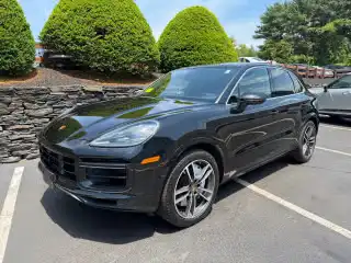 2023 Porsche Cayenne Turbo's photo