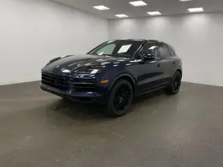 2026 Porsche Cayenne Base photo 5