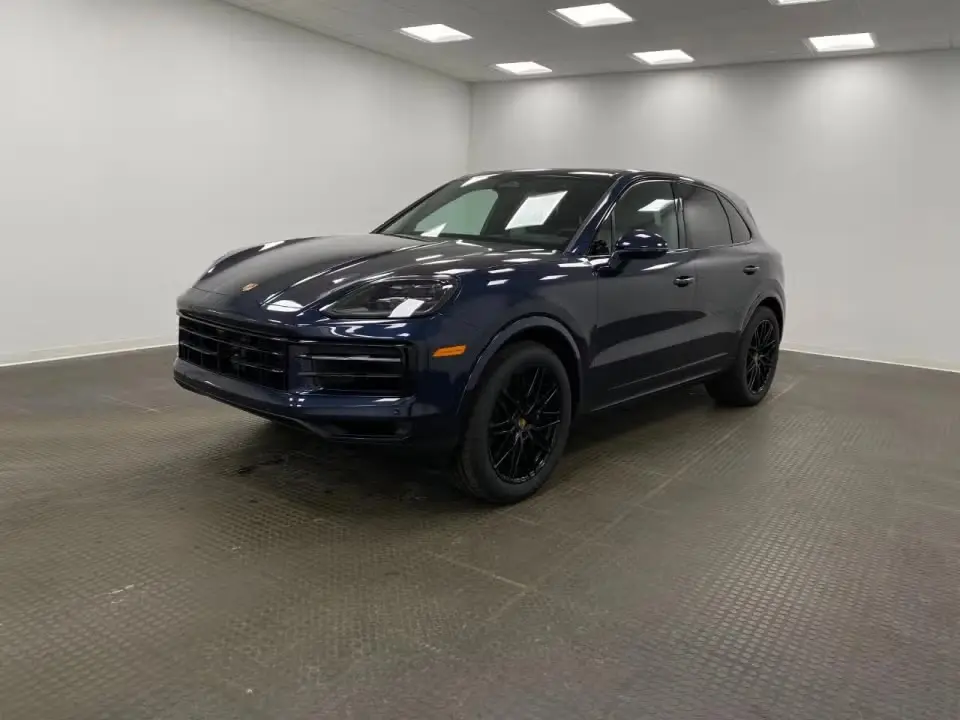2026 Porsche Cayenne Base photo 3