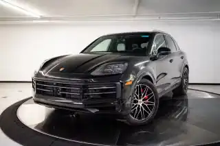2026 Porsche Cayenne S E-Hybrid's photo