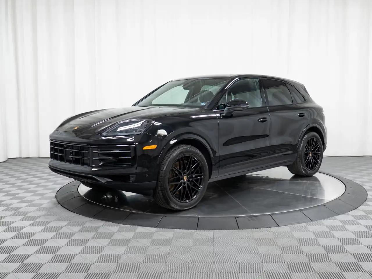 2026 Porsche Cayenne Base photo 4
