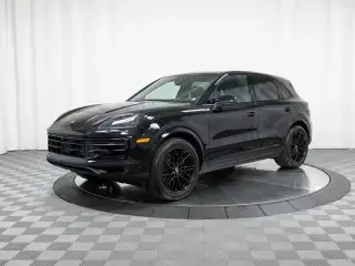 2026 Porsche Cayenne Base photo 5