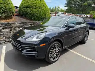 2023 Porsche Cayenne Platinum Edition's photo
