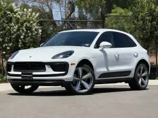 2026 Porsche Macan T's photo