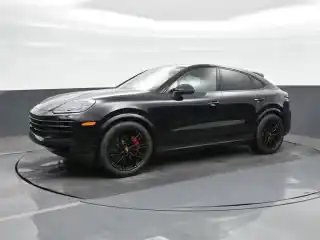 2024 Porsche Cayenne S's photo