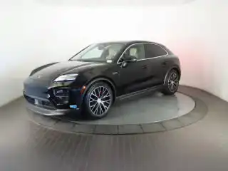 2025 Porsche Macan Macan 4S Electric's photo