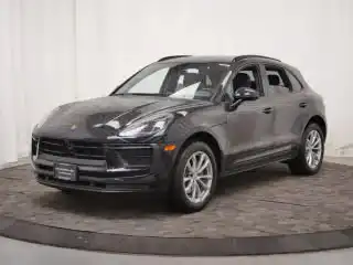 2025 Porsche Macan Base's photo