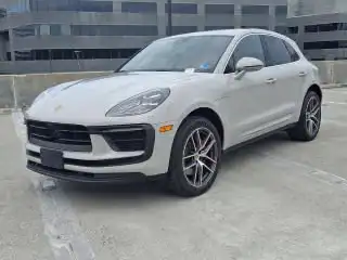 2023 Porsche Macan S's photo