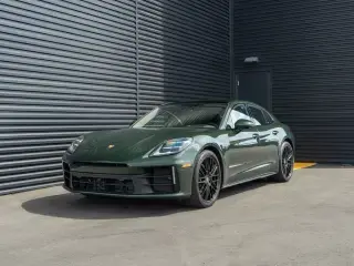 2025 Porsche Panamera 4 photo 5