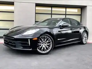 2026 Porsche Panamera Base's photo