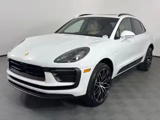 2026 Porsche Macan Base's photo
