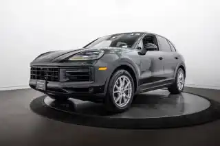 2026 Porsche Cayenne Base's photo