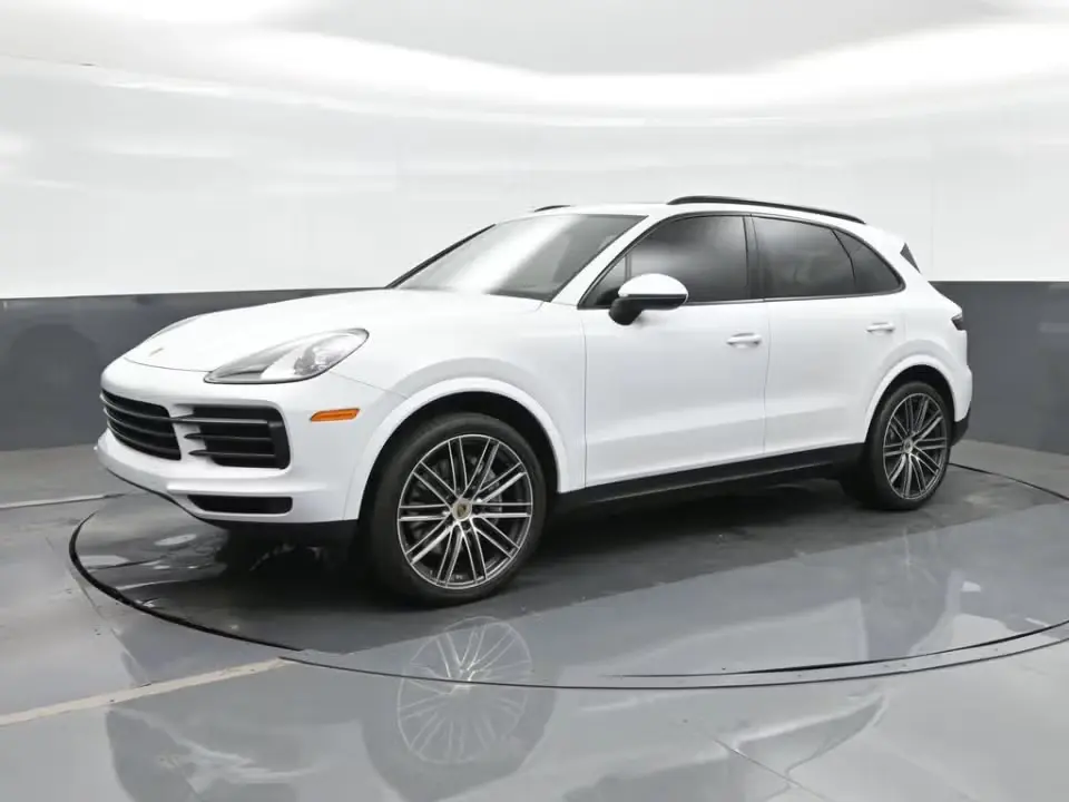 2023 Porsche Cayenne Platinum Edition photo 3