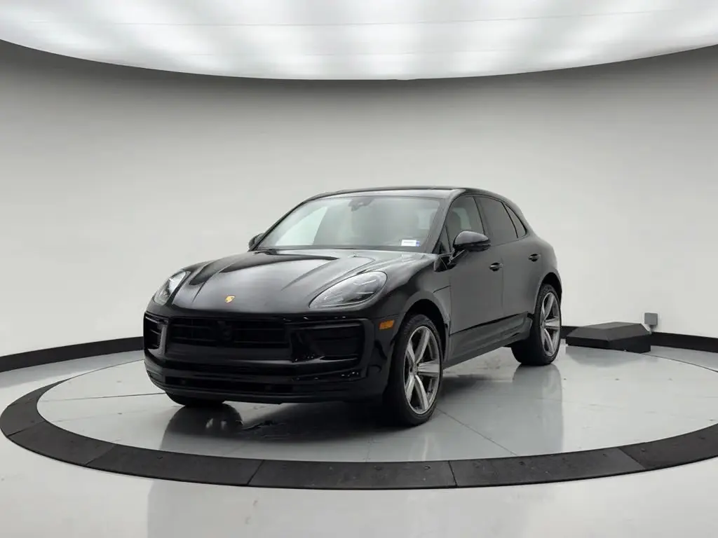 2023 Porsche Macan Base photo 4