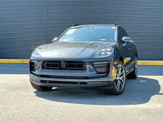 2023 Porsche Macan Base photo 1