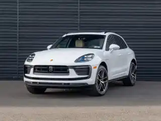 2026 Porsche Macan Base's photo