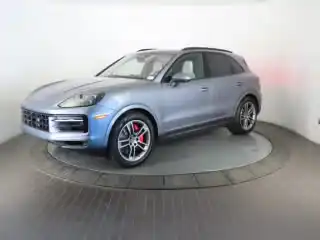 2026 Porsche Cayenne S's photo