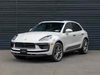 2023 Porsche Macan S's photo