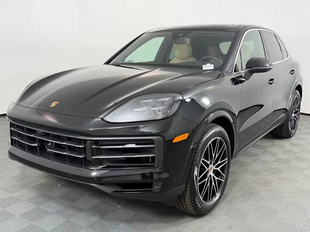 2026 Porsche Cayenne Base photo 4