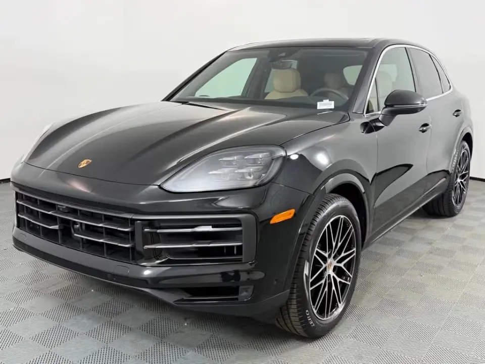 2026 Porsche Cayenne Base photo 3