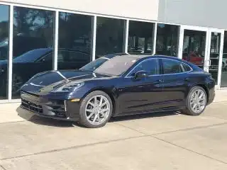 2025 Porsche Panamera 4's photo