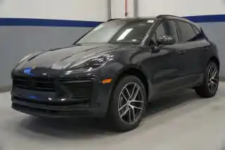2026 Porsche Macan Base's photo