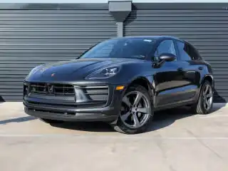 2026 Porsche Macan Base's photo