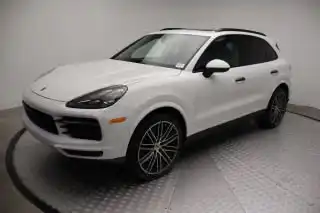 2023 Porsche Cayenne S's photo