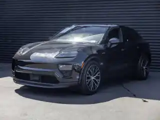 2026 Porsche Macan Macan Electric's photo