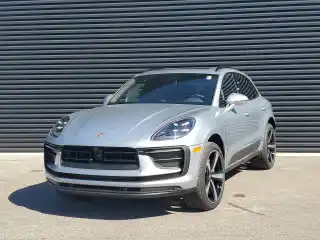 2026 Porsche Macan Base's photo