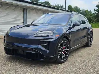 2026 Porsche Cayenne Cayenne Turbo Electric's photo