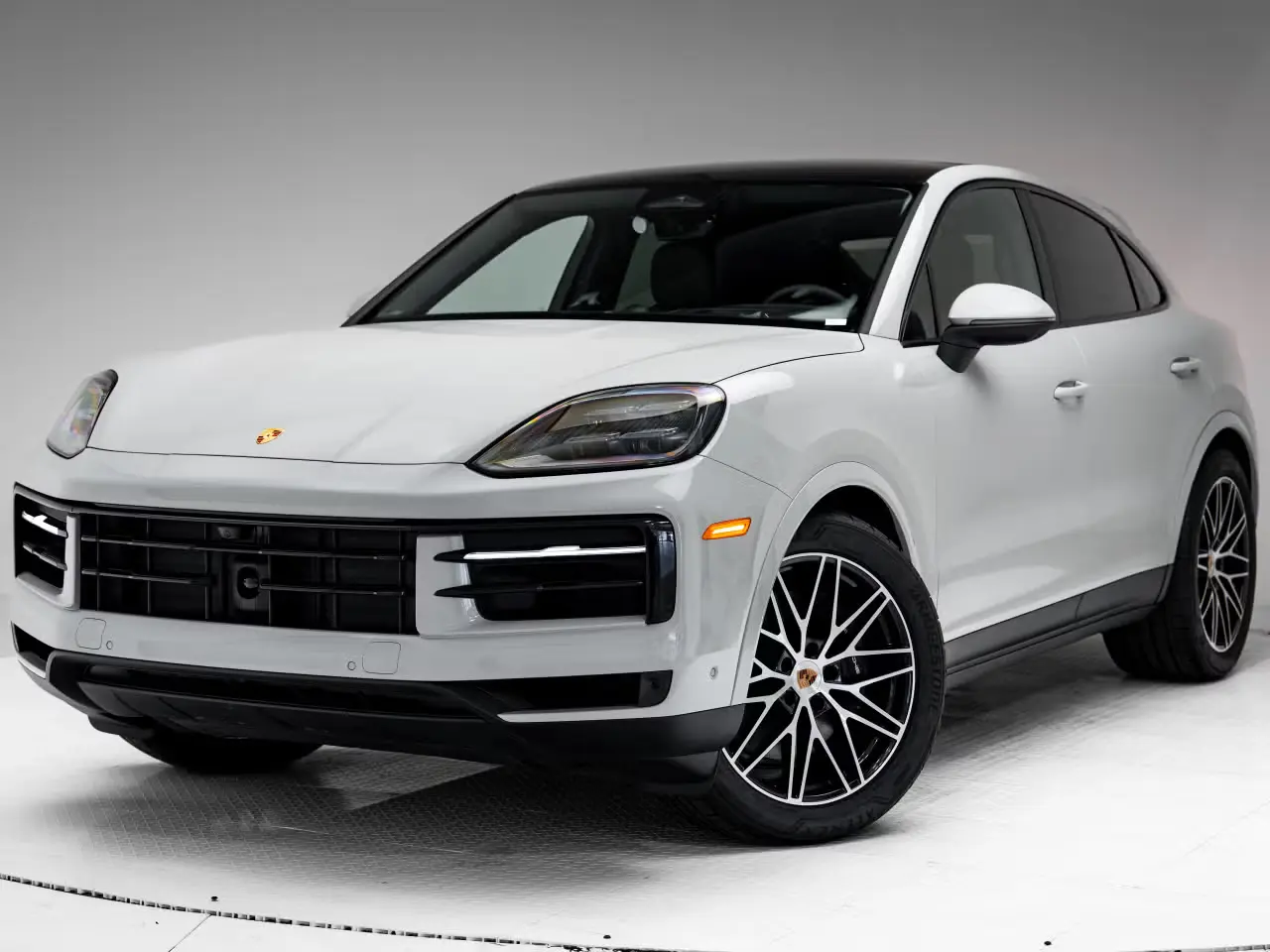 2026 Porsche Cayenne Base photo 4