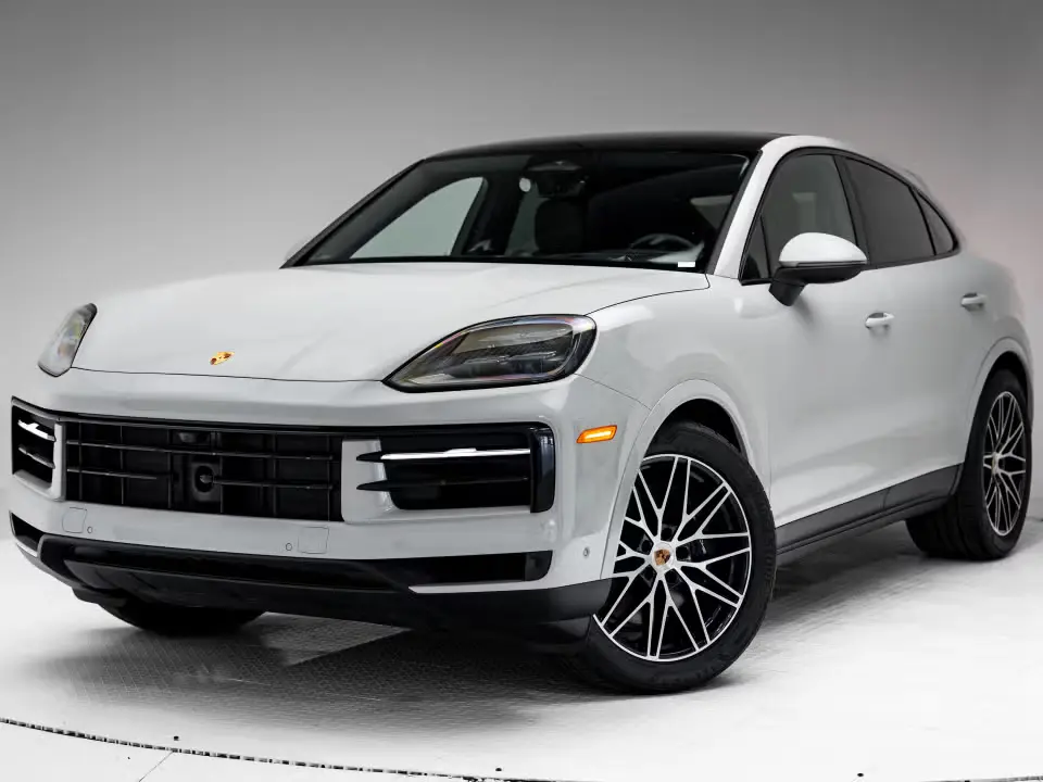 2026 Porsche Cayenne Base photo 3