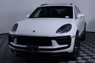 2026 Porsche Macan T's photo